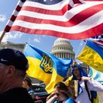 Більшість американців підтримують надання зброї Україні – опитування