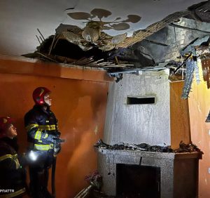 Ужгородські надзвичайники врятували будинок від знищення вогнем