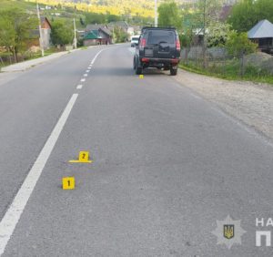 Дитина раптово вибігла на дорогу і потрапила під колеса позашляховика. Поліція розслідує обставини ДТП