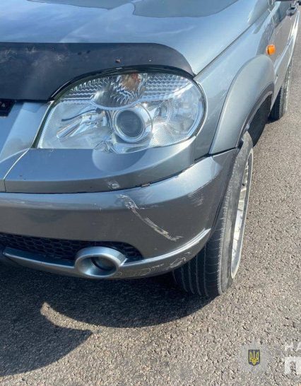 Хлопчик на велосипеді повернув прямісінько під колеса автомобіля. Постраждалий у лікарні