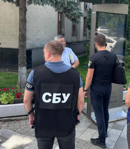 Судитимуть депутата Ужгородської міськради, затриманого на хабарі за допомогу в отриманні відстрочки від військової служби