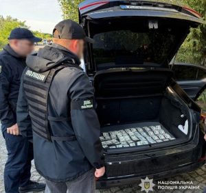 10 тисяч доларів за втечу: на Закарпатті викрили схему переправлення ухилянтів через кордон