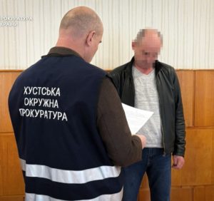Недбалість чи схема? Завідувача Міжгірської райлікарні підозрюють у переплаті за рентген-апарат на пів мільйона